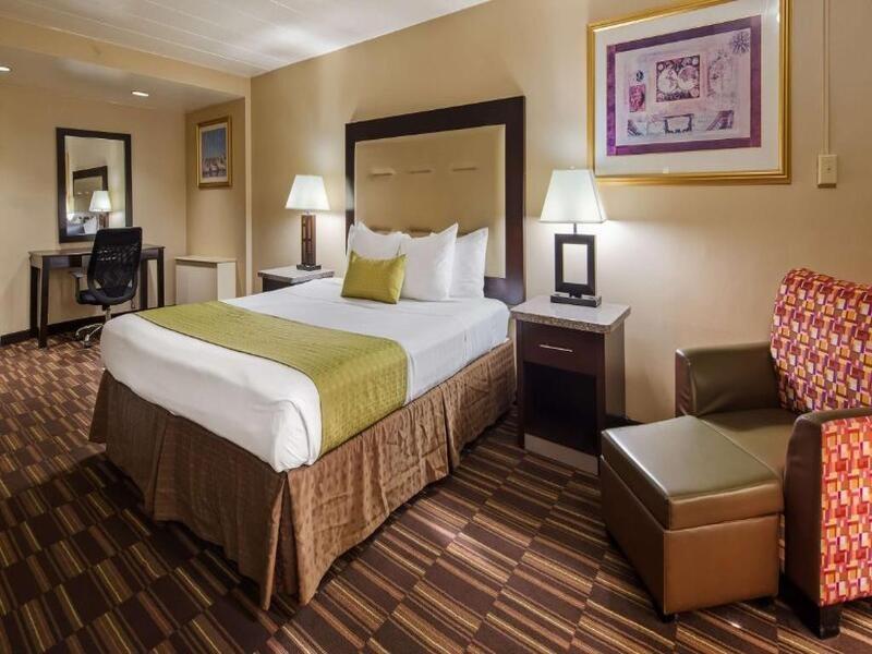 Best Western Louisville East Inn & Suites Εξωτερικό φωτογραφία