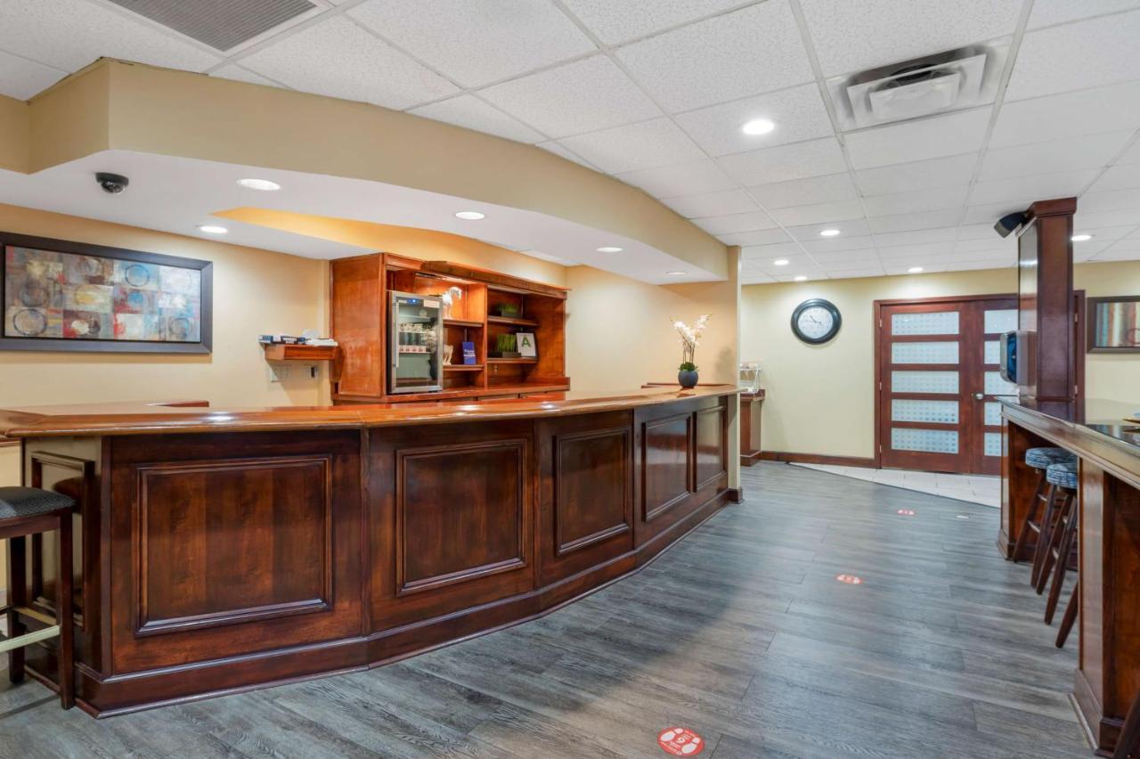Best Western Louisville East Inn & Suites Εξωτερικό φωτογραφία