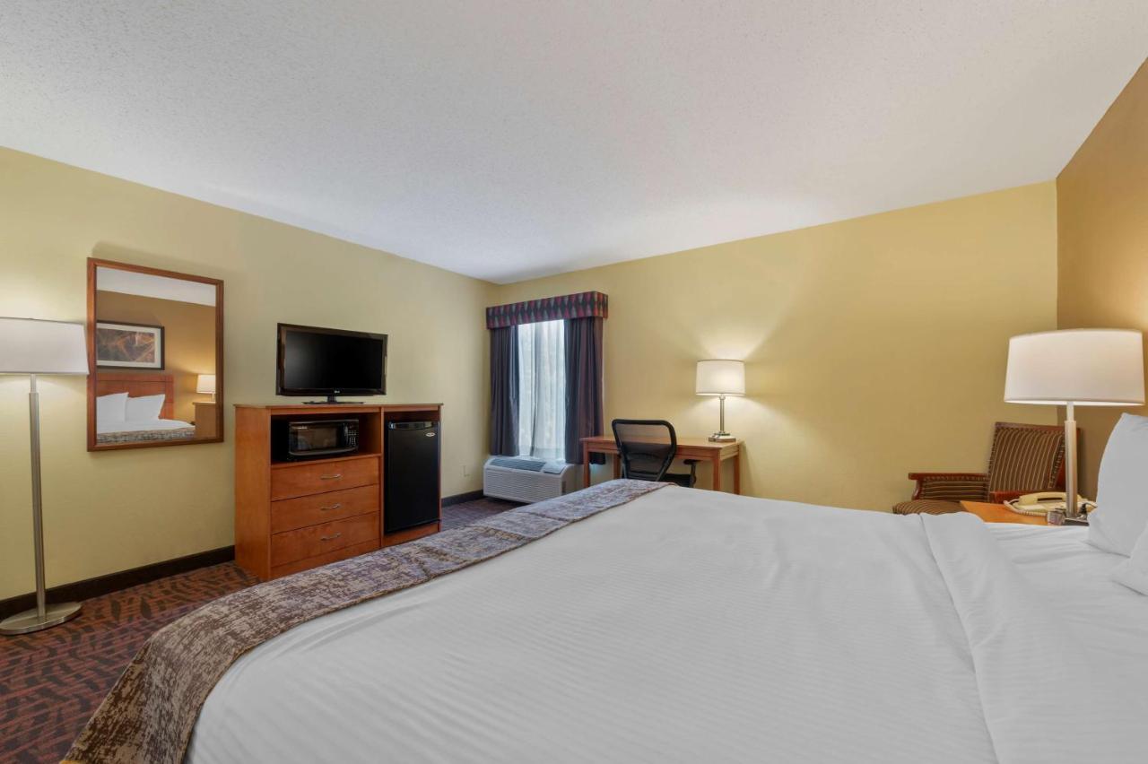 Best Western Louisville East Inn & Suites Εξωτερικό φωτογραφία