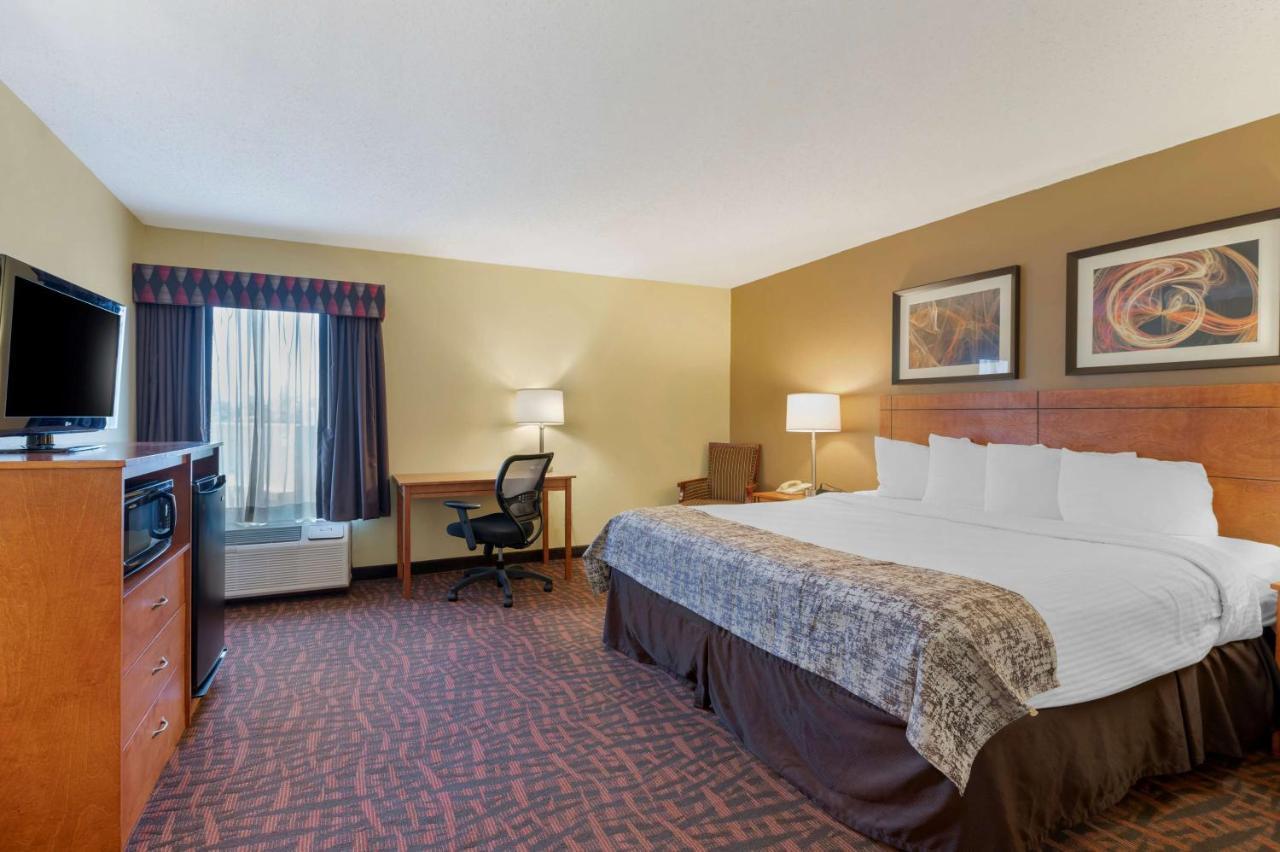 Best Western Louisville East Inn & Suites Εξωτερικό φωτογραφία