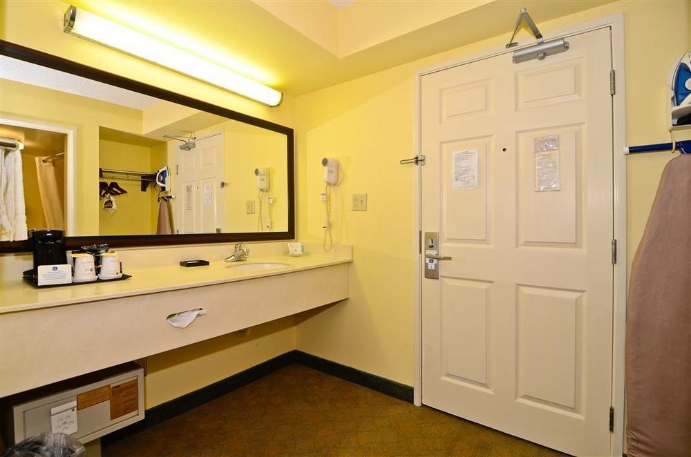 Best Western Louisville East Inn & Suites Δωμάτιο φωτογραφία