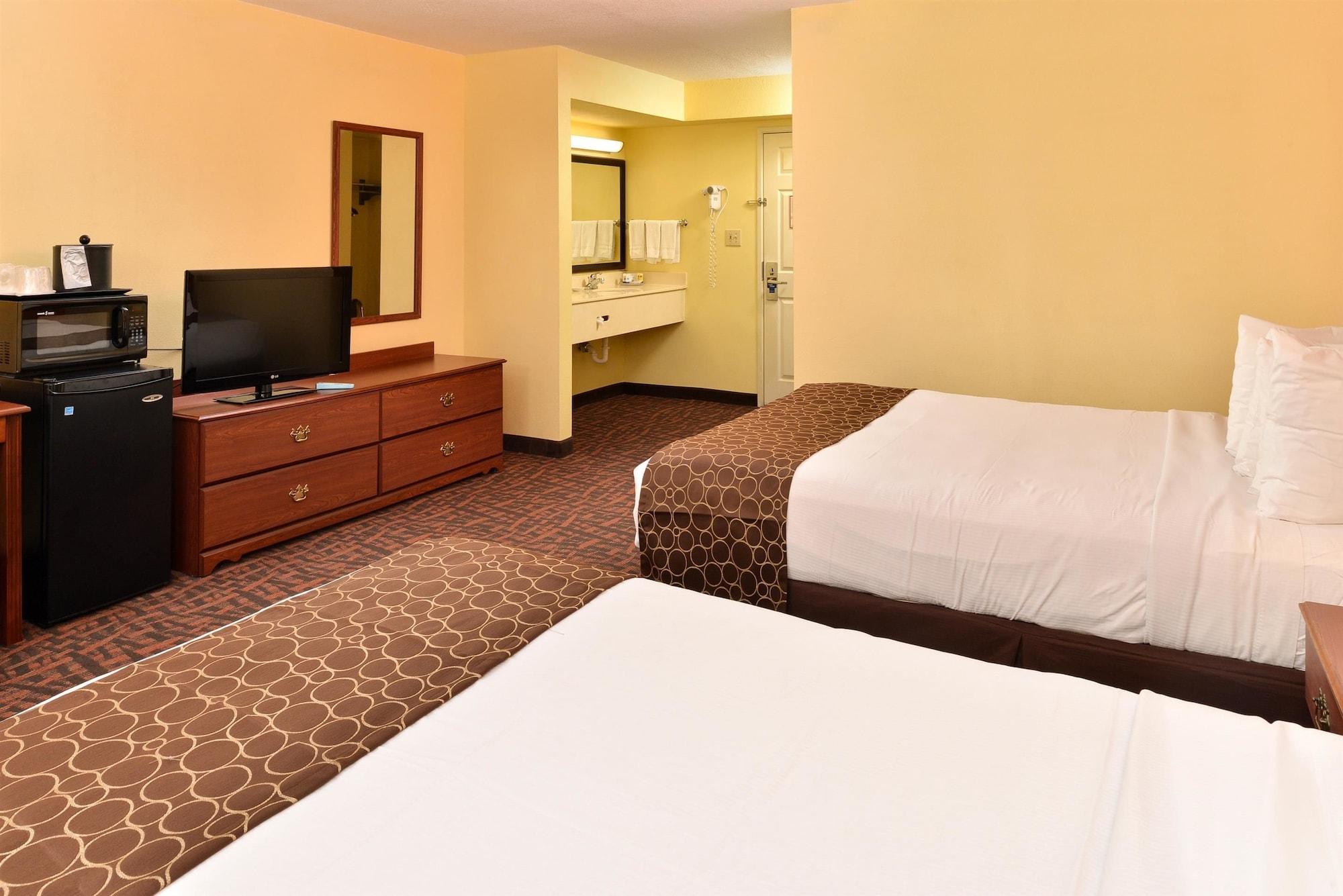 Best Western Louisville East Inn & Suites Εξωτερικό φωτογραφία