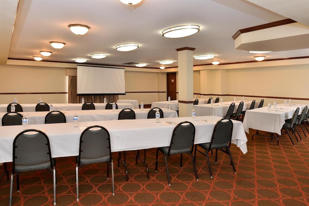 Best Western Louisville East Inn & Suites Εξωτερικό φωτογραφία