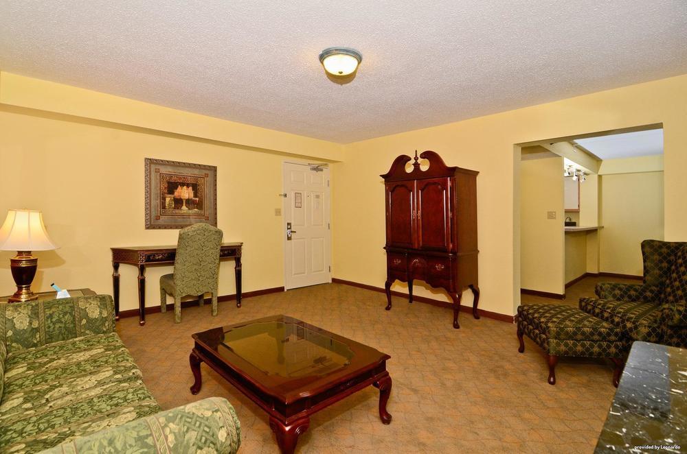 Best Western Louisville East Inn & Suites Δωμάτιο φωτογραφία