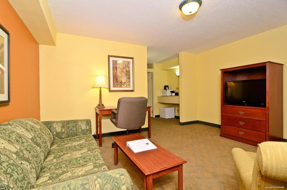 Best Western Louisville East Inn & Suites Δωμάτιο φωτογραφία