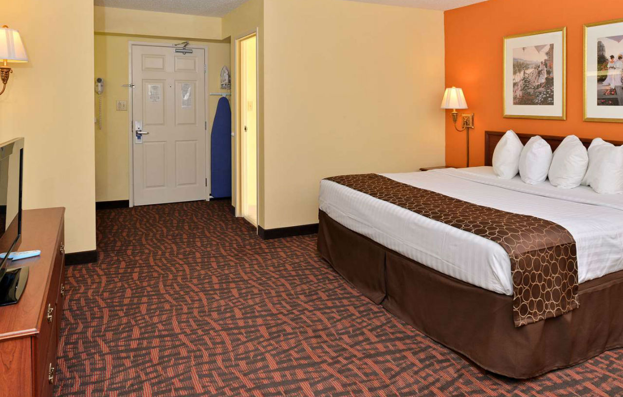 Best Western Louisville East Inn & Suites Εξωτερικό φωτογραφία